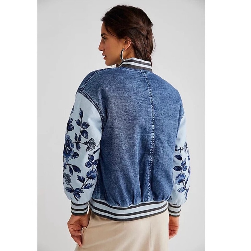 ⭐️HOST PICK⭐️ NWT Free People Team Spirit Bomber Jacket -S & M - Picture 3 of 10